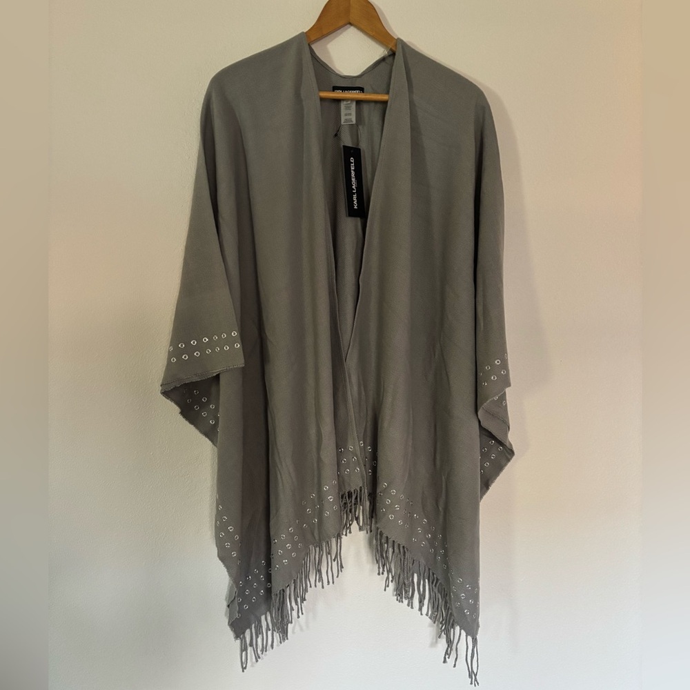 NWT Karl Lagerfeld Paris Gray Shawl Poncho Grommet Fringe Detail Wrap OS